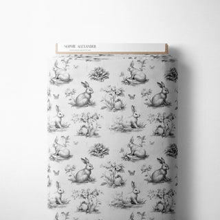 Black Bunny French Toile Camino de Mesa Semi Impermeable